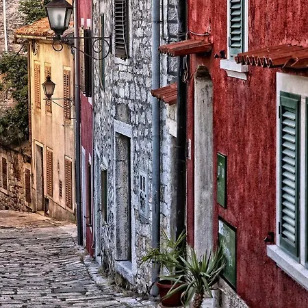 Apartment Stari *